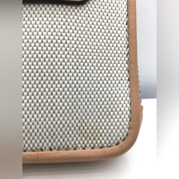 NWT Henri Bendel || Canvas Card Wallet Wristlet || Minor FLAWS - Picture 2 of 12